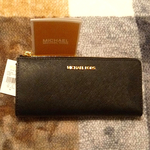 NWT $298💕 MICHAEL KORS Jet Set Travel 3/4 Zip Around Black Leather Wallet! - Picture 1 of 10